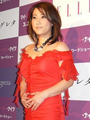 【画像27枚】友近(45)さんの谷間！色気が爆発す。